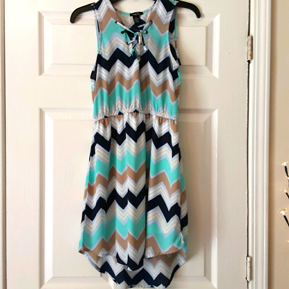 Rue 21 chevron print dress navy aqua tie up fun